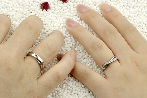 Hướng dẫn chọn nhẫn cưới hợp với từng ngón tay