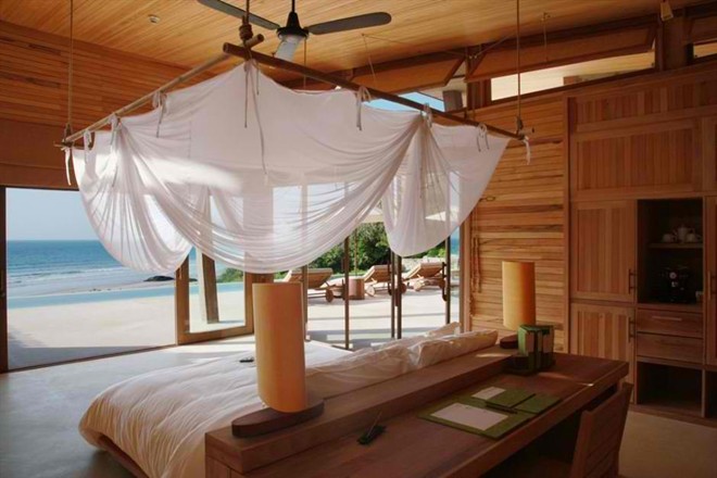 Six Senses Côn Đảo have đoạt giải Công trình xây dựng and thiết kế xuất sắc nhất thế giới dành cho loại khách sạn dạng nhỏ tại giải thưởng Thương mại Giải thưởng Bất động sản quốc tế năm 2010.