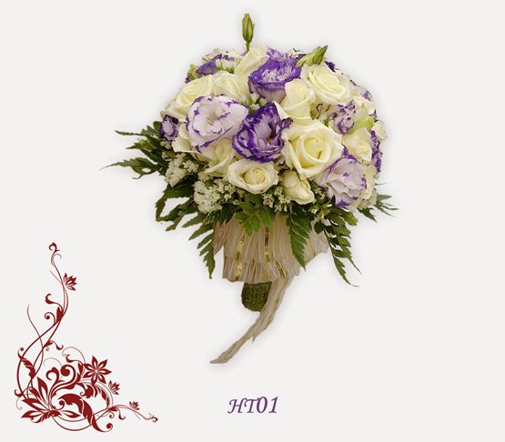 Album hoa cưới cầm tay cô dâu