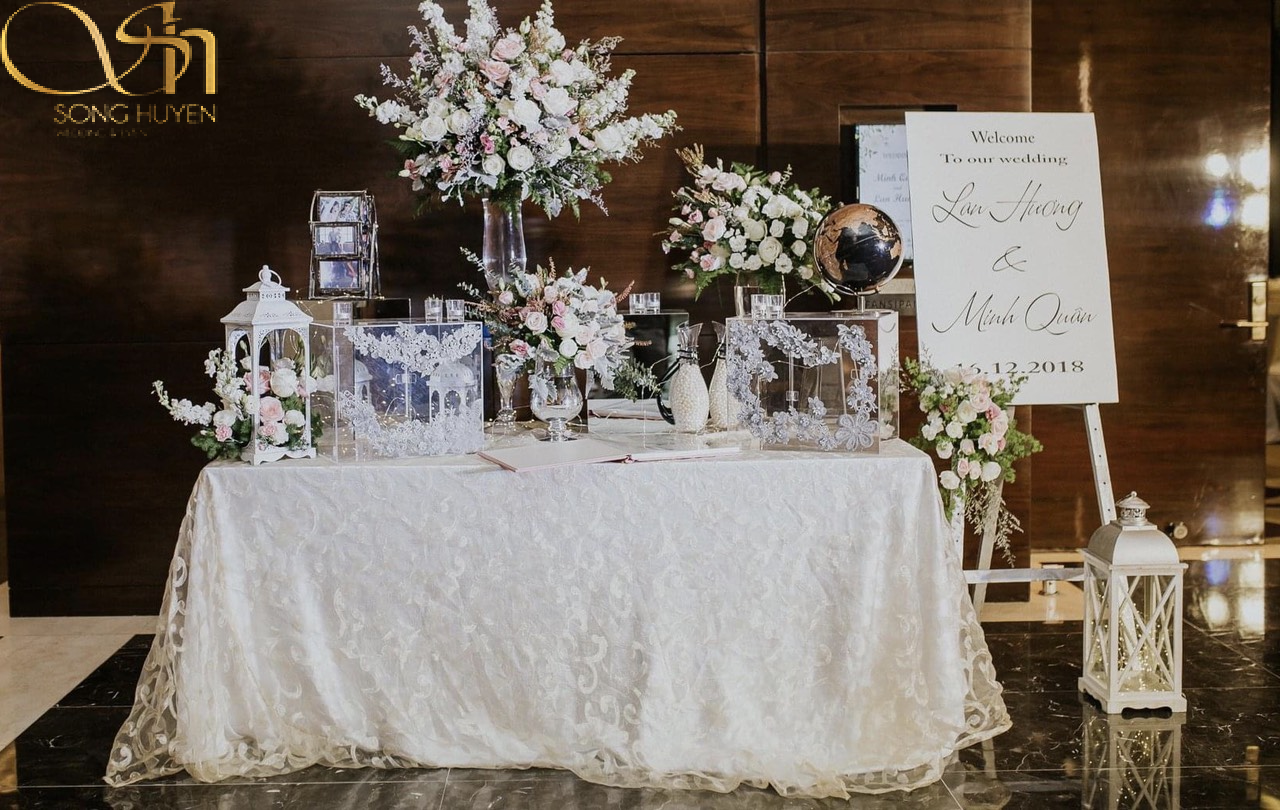 7 mẫu trang trí bàn tiệc cưới handmade đơn giản nhưng ấn tượng