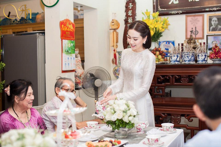 Lễ dạm ngõ là hình thức truyền thống của đám cưới Việt Nam